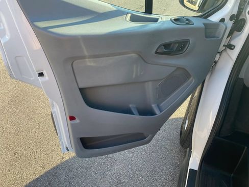 Used 2016 Ford Transit 150 XL RWD image 8