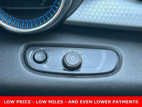 Used 2025 Chevrolet Trax LT image 20