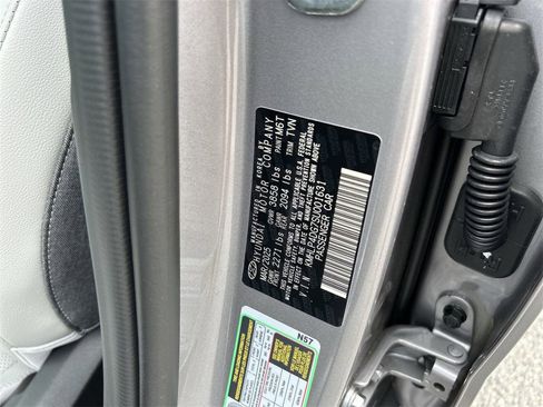 New 2025 Hyundai Elantra Limited image 33