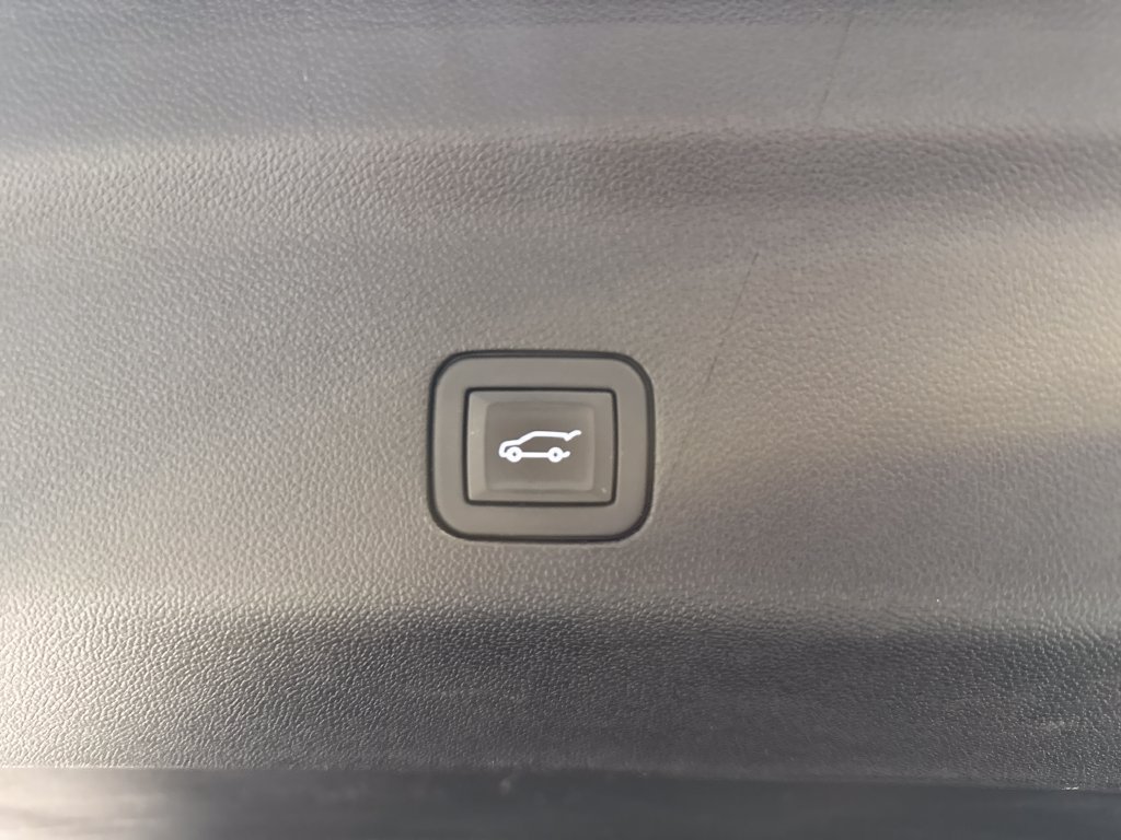 Used 2024 Chevrolet Tahoe Z71 w/ Luxury Package AWD/4WD image 47