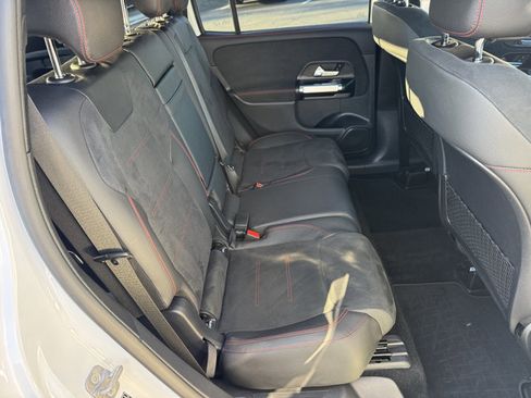 Used 2025 Mercedes-Benz GLB 250 image 8