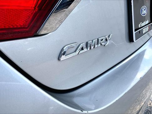 Used 2016 Toyota Camry SE FWD image 10