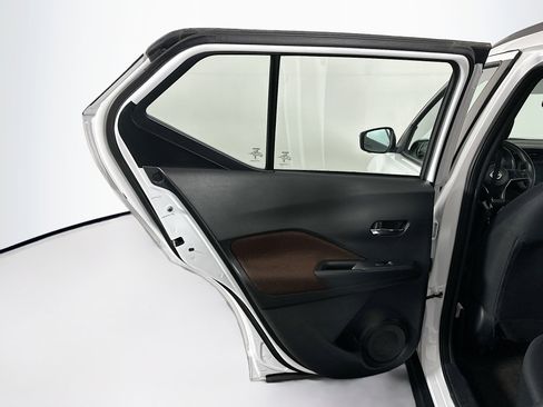 Used 2023 Nissan Kicks SR image 23