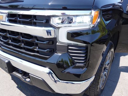 Used 2023 Chevrolet Silverado 1500 LT AWD/4WD image 58