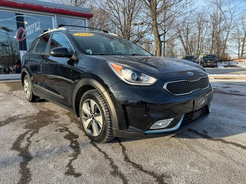 Used 2019 Kia Niro LX image 2