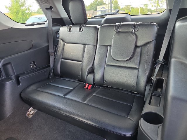 Used 2022 Ford Explorer Limited w/ Equipment Group 301A RWD image 12