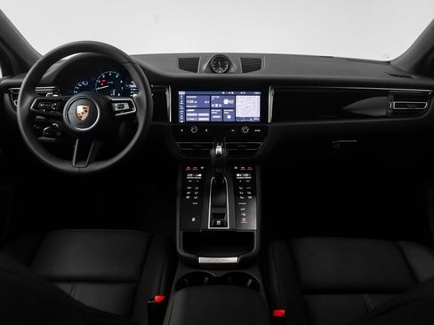 Used 2025 Porsche Macan image 28