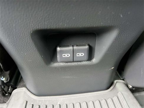 Used 2023 Toyota RAV4 SE image 12