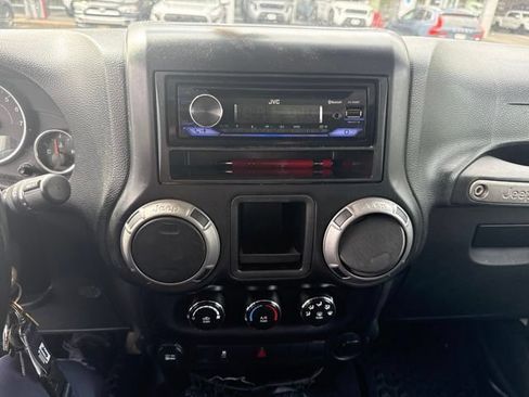 Used 2014 Jeep Wrangler Unlimited Sport w/ Max Tow Package AWD/4WD image 27
