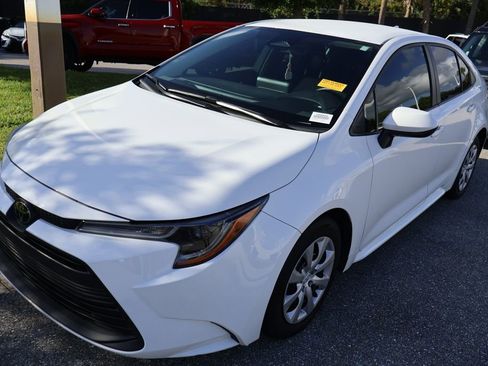 Certified 2024 Toyota Corolla LE image 2