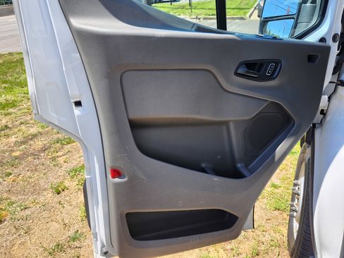 Used 2023 Ford Transit 250 148 High Roof AWD image 7