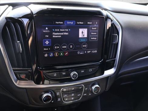 Used 2022 Chevrolet Traverse LT w/ LT Premium Package AWD/4WD image 17