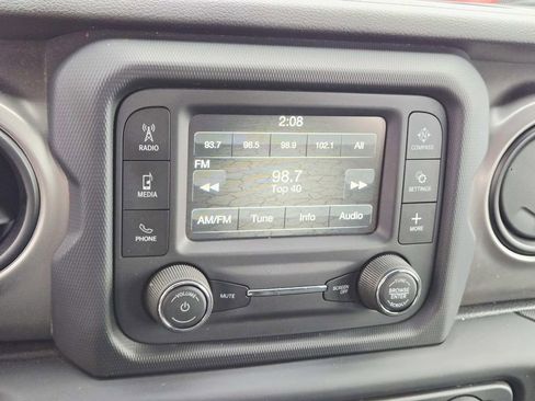 Used 2018 Jeep Wrangler Unlimited Sport image 30