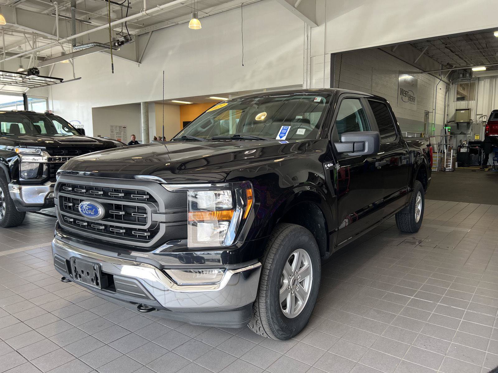 Used 2023 Ford F150 XL w/ Trailer Tow Package AWD/4WD image 4