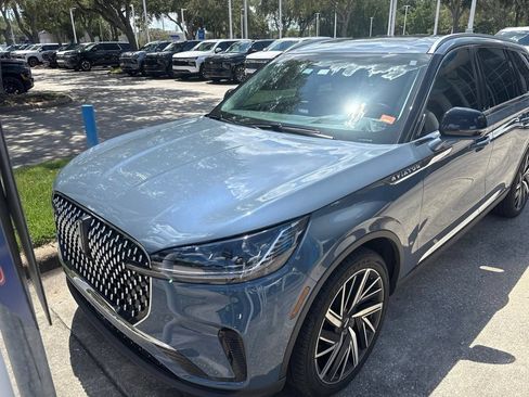 Used 2025 Lincoln Aviator Reserve w/ Equipment Group 201A AWD/4WD image 1