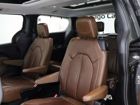 Used 2017 Chrysler Pacifica Limited FWD image 20