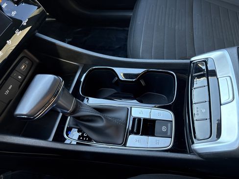 Used 2022 Hyundai Santa Cruz SEL Premium image 32