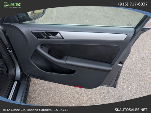 Used 2014 Volkswagen Jetta GLI FWD image 27