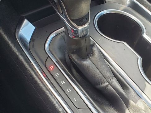 Used 2021 Chevrolet Traverse LT image 33