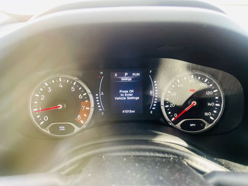 Used 2019 Jeep Renegade Latitude image 19