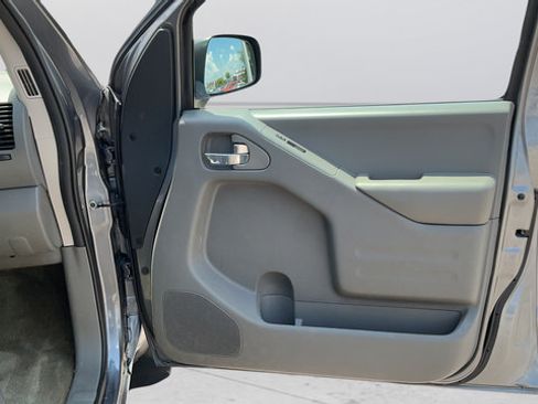 Used 2018 Nissan Frontier SV RWD image 22