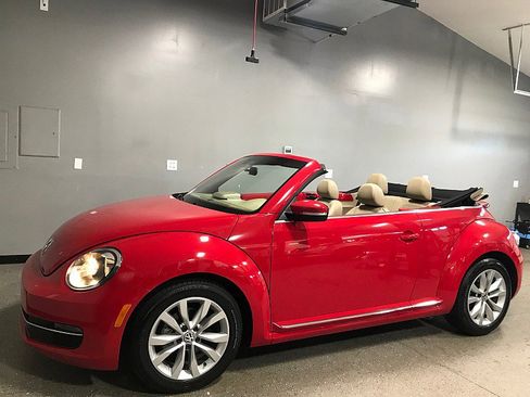 Used 2014 Volkswagen Beetle TDI image 13
