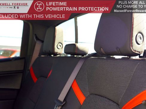 Used 2024 Chevrolet Colorado Z71 w/ Z71 Convenience Package 2 image 26