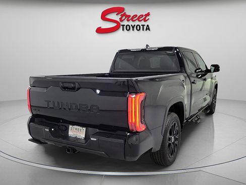 Used 2024 Toyota Tundra Limited AWD/4WD image 4