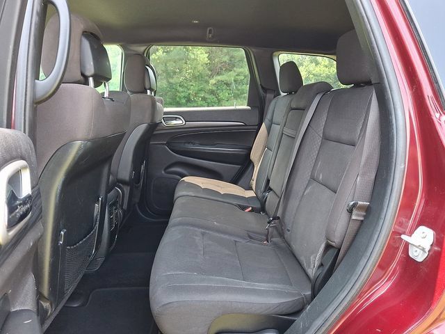 Used 2020 Jeep Grand Cherokee Laredo AWD/4WD image 10