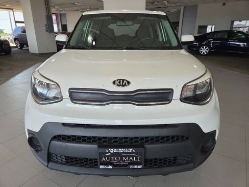Used 2018 Kia Soul FWD image 2