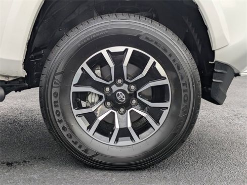 Used 2023 Toyota Tacoma TRD Sport image 11