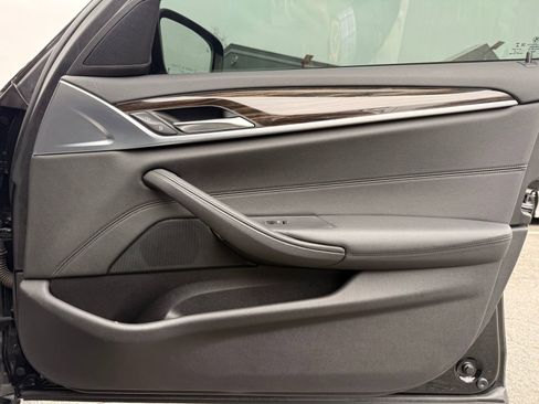 Used 2019 BMW 530i xDrive image 34