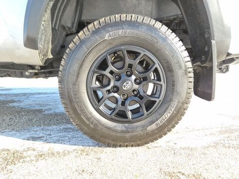 Used 2022 Toyota Tacoma SR w/ SX Package image 11