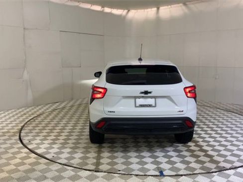 Used 2024 Chevrolet Trax RS image 7