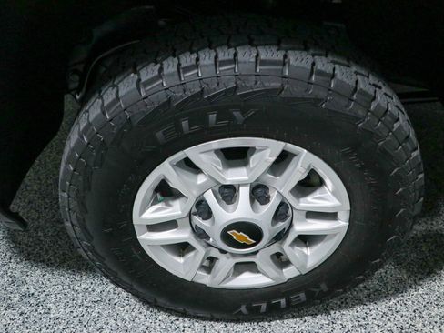 Used 2024 Chevrolet Silverado 2500 LT AWD/4WD image 11