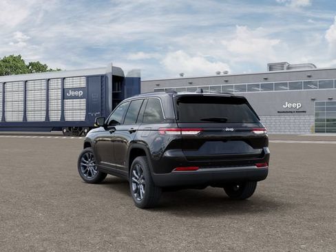 New 2026 Jeep Grand Cherokee Limited AWD/4WD image 4