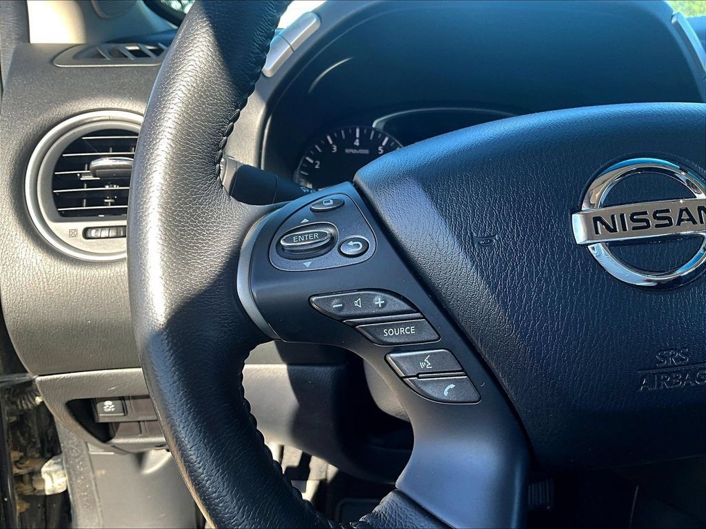 Used 2014 Nissan Pathfinder SL w/ SL Tech Package AWD/4WD image 13