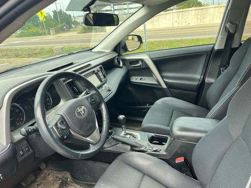 Used 2016 Toyota RAV4 XLE AWD/4WD image 9