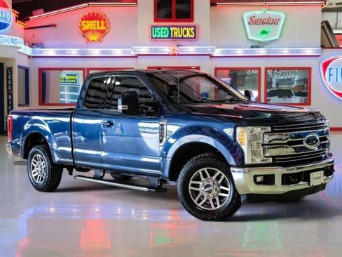Used 2017 Ford F250 Lariat RWD image 1