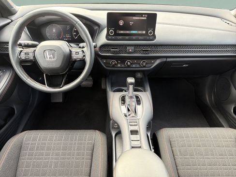 Used 2023 Honda HR-V Sport image 9