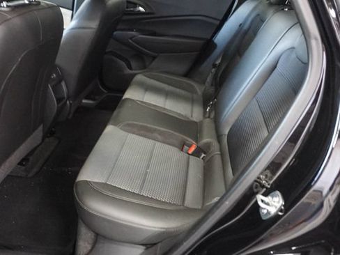 Used 2025 Chevrolet Trax LT w/ Driver Confidence Package FWD image 9