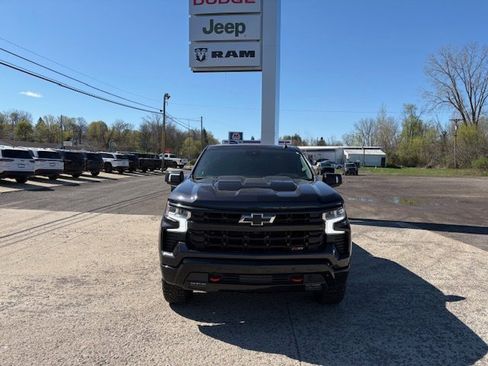 Used 2024 Chevrolet Silverado 1500 LT Trail Boss w/ LT Trail Boss Premium Package image 2