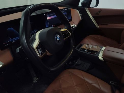 Used 2023 BMW iX xDrive50 w/ Ultimate Package 2 image 4