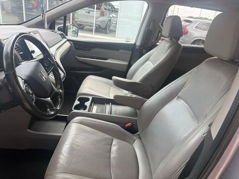 Used 2019 Honda Odyssey Elite image 2