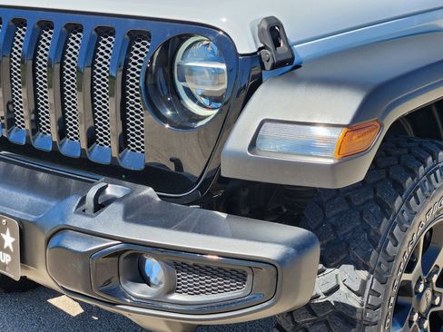 Used 2021 Jeep Wrangler Unlimited Sport image 9