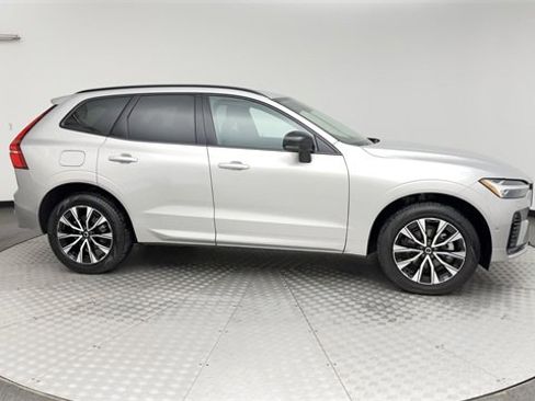Certified 2025 Volvo XC60 B5 Plus image 9