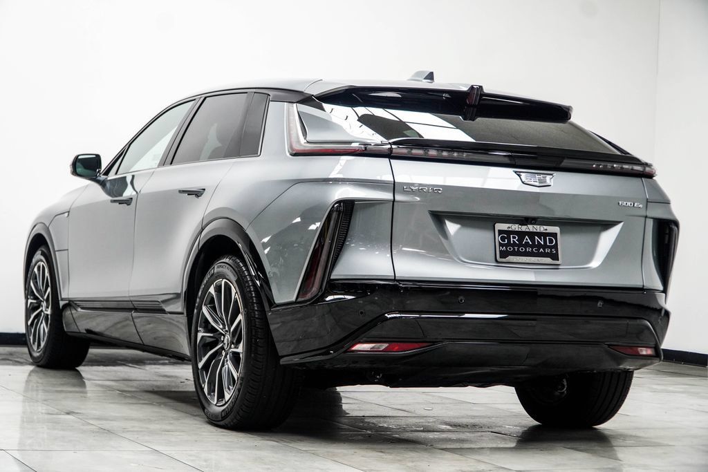 Used 2024 Cadillac Lyriq Sport AWD/4WD image 12