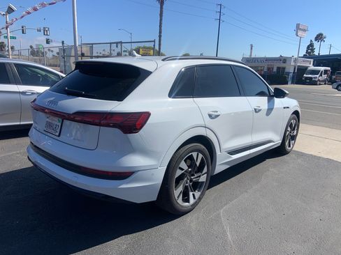 Used 2021 Audi e-tron Premium w/ Convenience Plus Package AWD/4WD image 7
