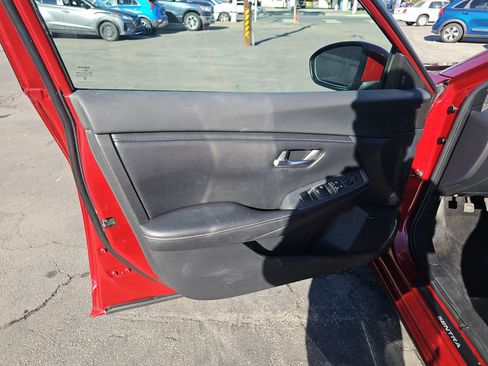 Used 2022 Nissan Sentra SV w/ Trunk Package image 9