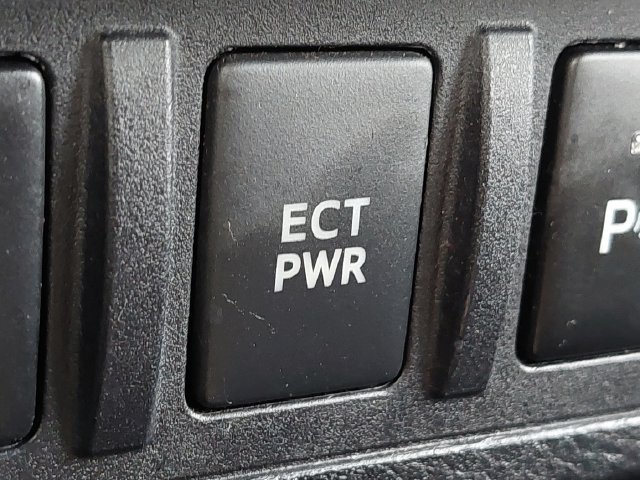 Used 2021 Toyota Tacoma TRD Off-Road w/ Technology Package AWD/4WD image 19